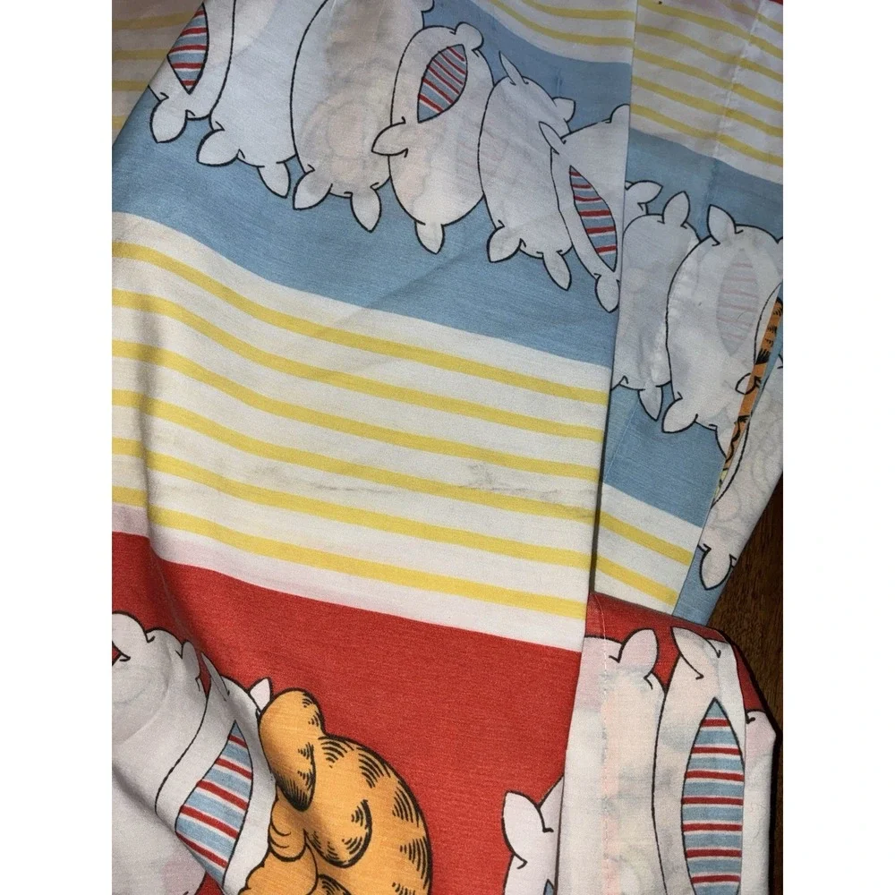 Vintage Garfield 1978 Twin Flat & Full Sheet Burlington Striped fluffy pillows